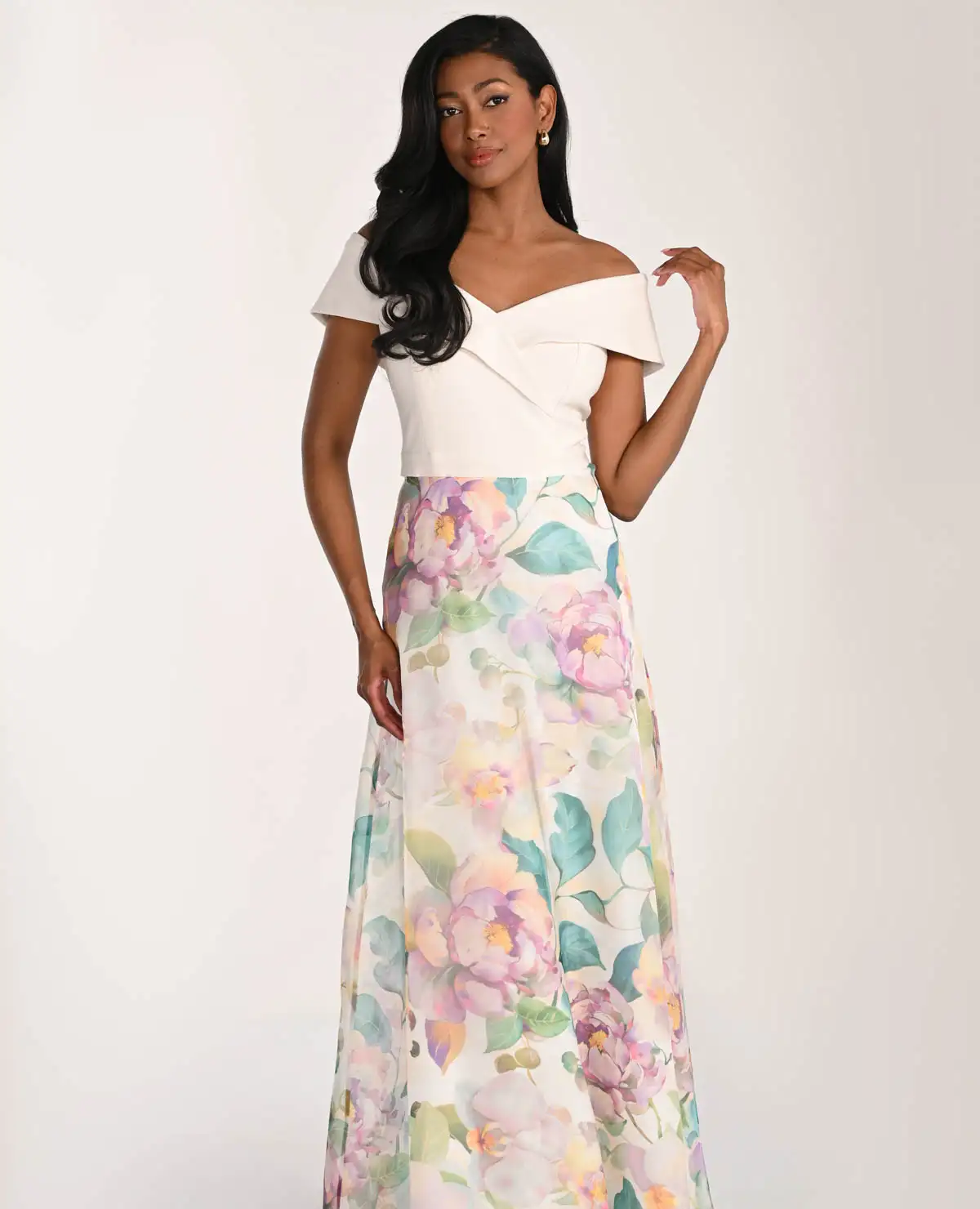 Spoločenské šaty v porcelánovo-zelenom tóne