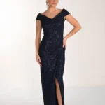 Spoločenské šaty v tmavomodrom tóne