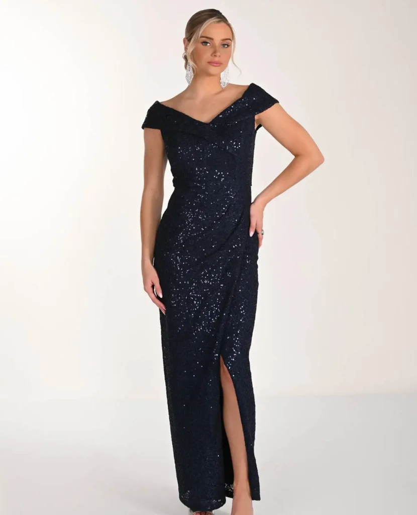 Spoločenské šaty v tmavomodrom tóne