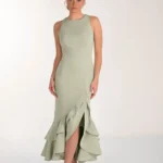 Spoločenské šaty s volánom v zelenej farbe