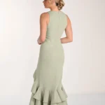 Spoločenské šaty s volánom v zelenej farbe