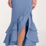 Spoločenské šaty s volánom v modrej farbe