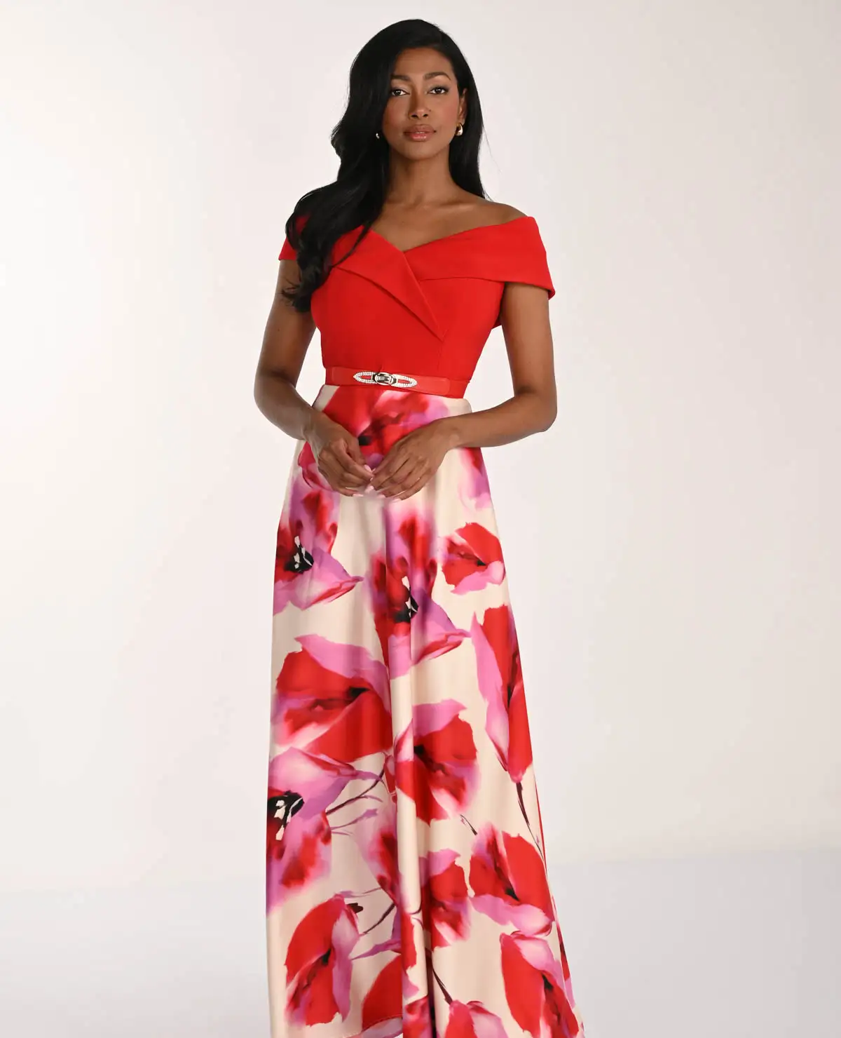 Spoločenské šaty s výraznou kvetinovou sukňou