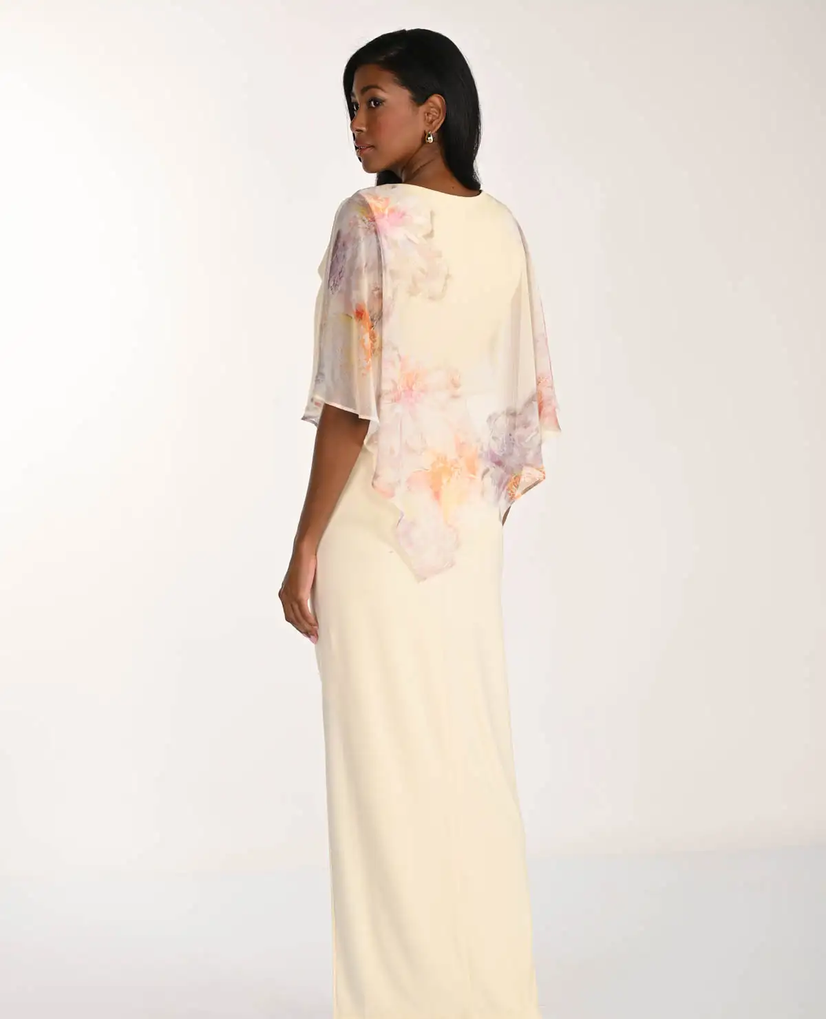 Spoločenské šaty v krémovo-ružovej farbe