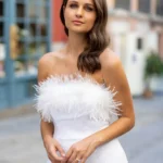 Spoločenské šaty s pierkami v ivory farbe