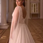 Svadobné šaty Basil s odnímateľnou pelerínou – Plus Size